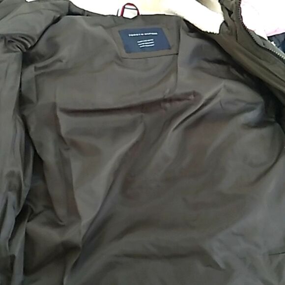 Tommy Hilfiger NWT Men's Sherba Lined Hooded Puffer Coat. Size Medium - Picture 10 of 16